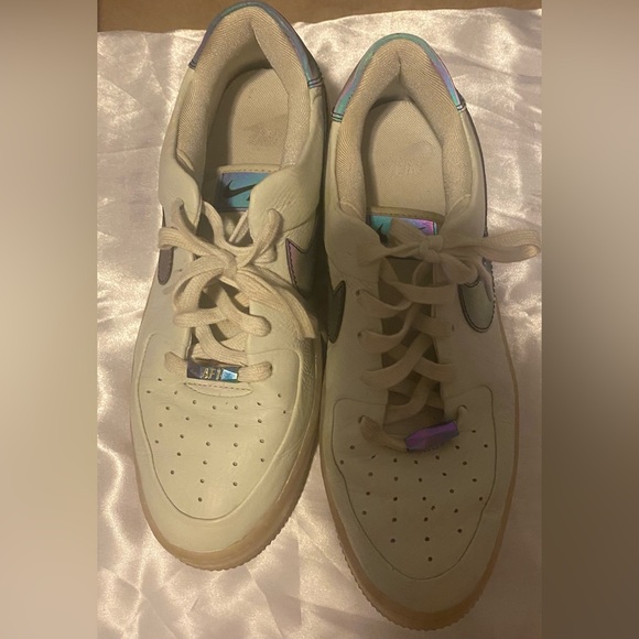 Holographic purple sage platform AF1- Size 10.5 - Picture 3 of 4